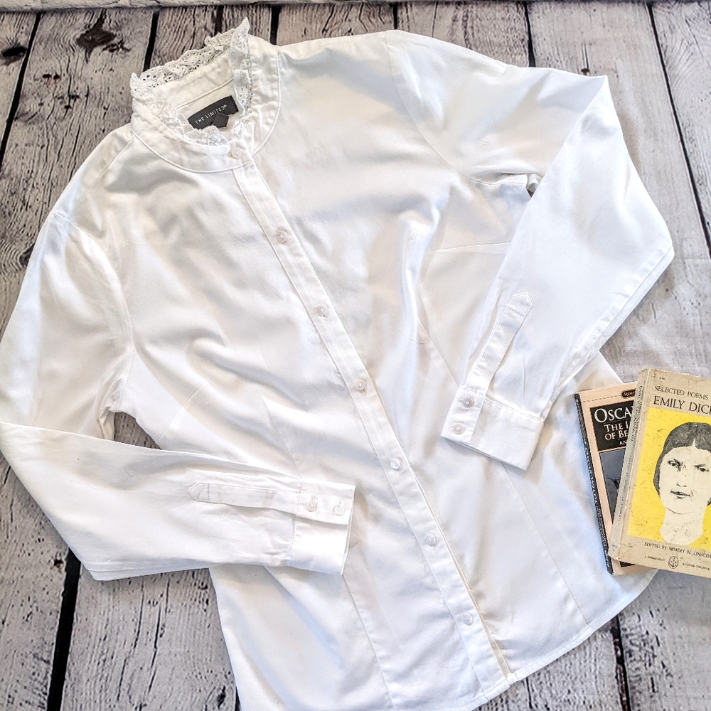 The Limited ruffle collar white cotton button up sz small